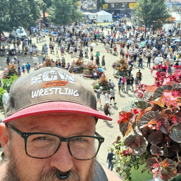 Meet your Posher, B - Picture 1 of 1